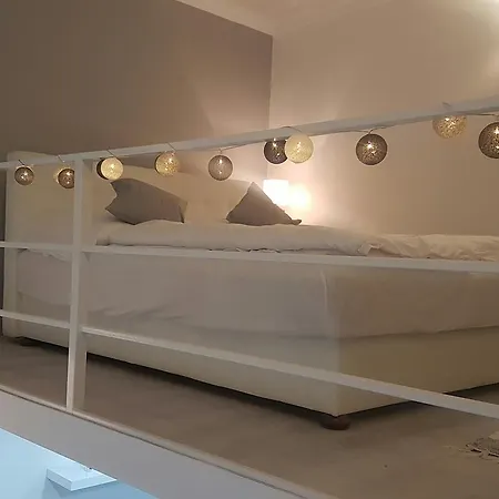 Little Luxury Apartment *